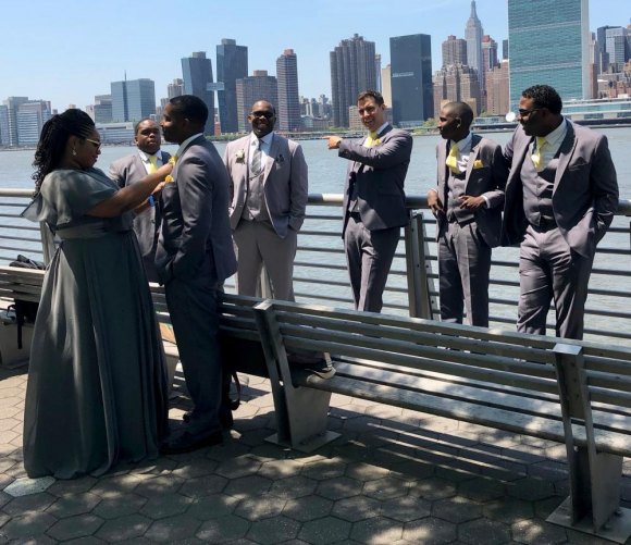 Short, Easy Trips from Roosevelt Island: Gantry State Park Views so popular wedding parties gather for group photos. Can you tell which one's the groom?